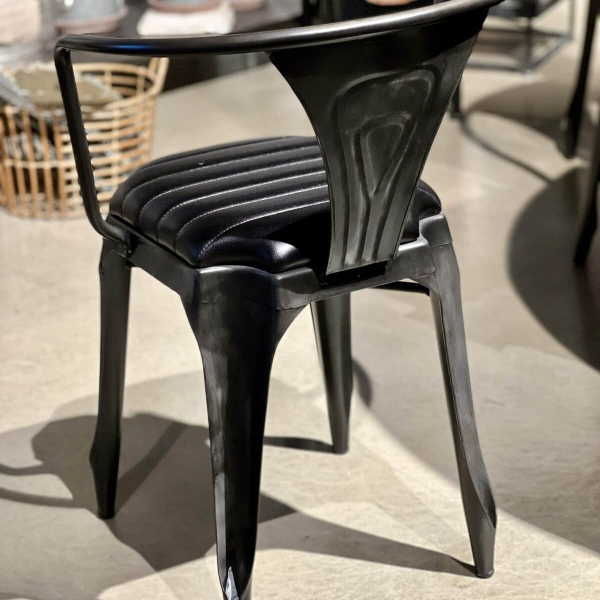 Stol i mörk metall läderklädd - Bild 5