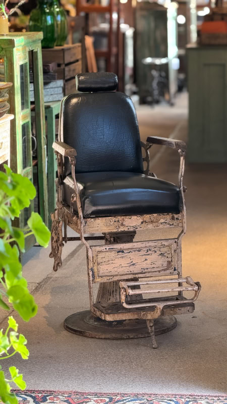 Gammal barberarstol