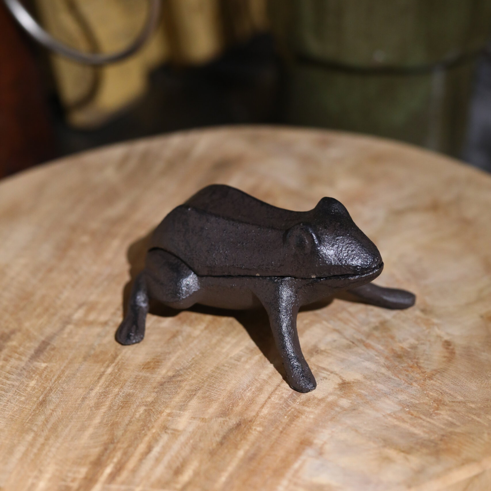 Gömma / vitlöksgömma gjutjärn groda