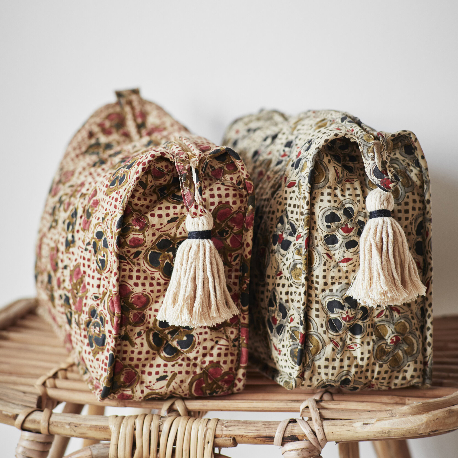 Stor necessär med tofs oliv