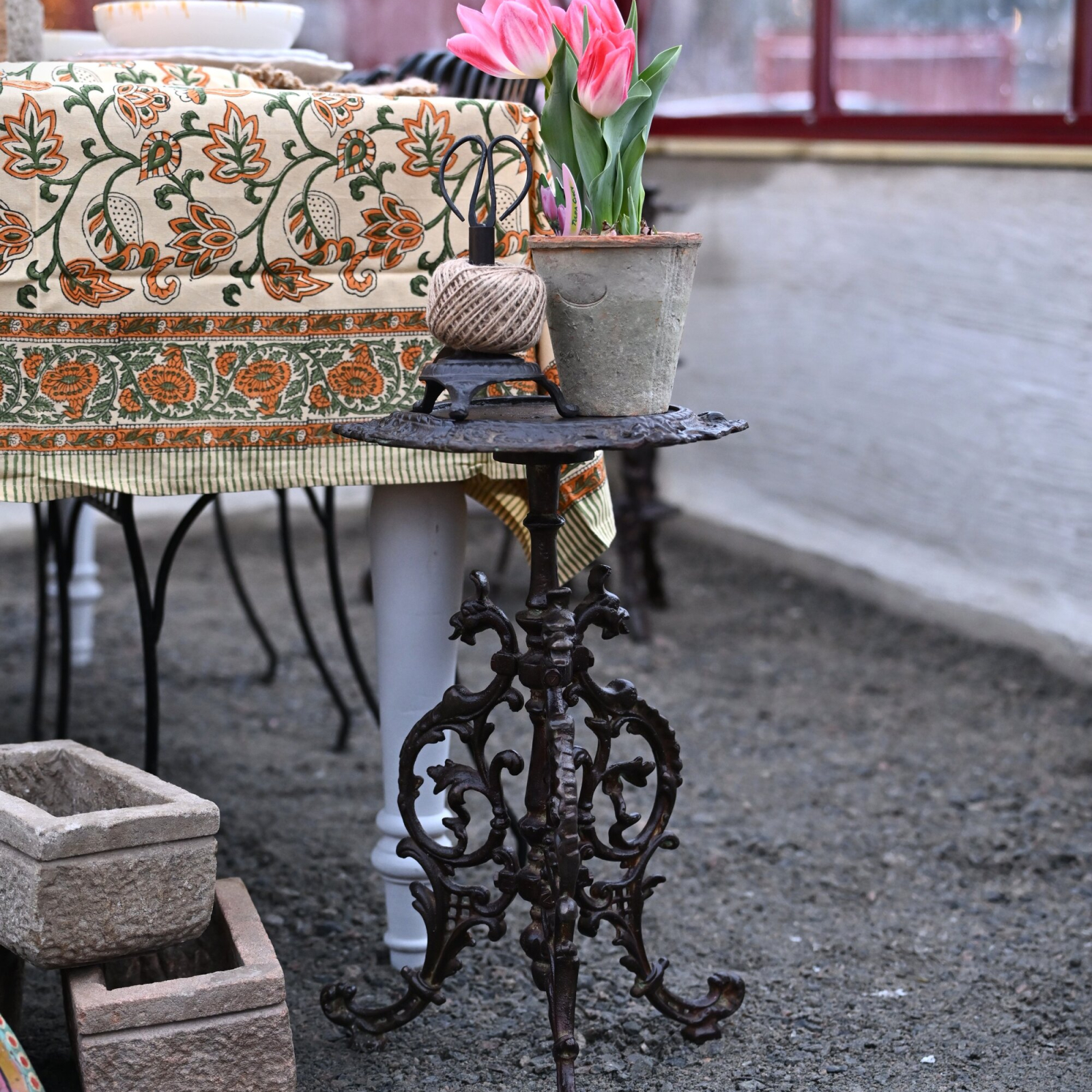 Gjutjärnsbord / piedestal brunskiftande