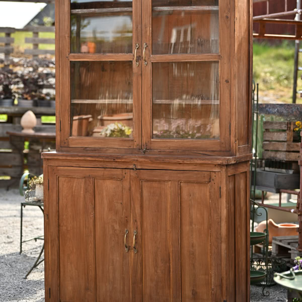 Stort vitrinskåp höjd 246 cm