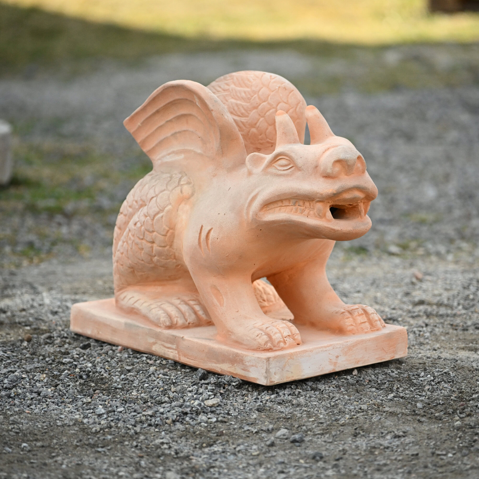 Staty i terrakotta Gargoyle