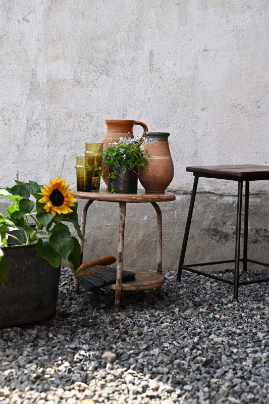 Runt bord med hyllplan vintage