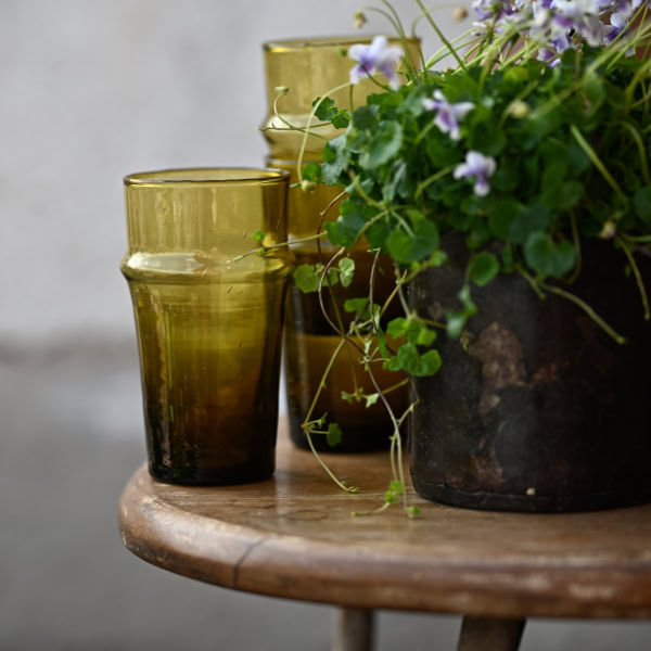 Glas i brunt