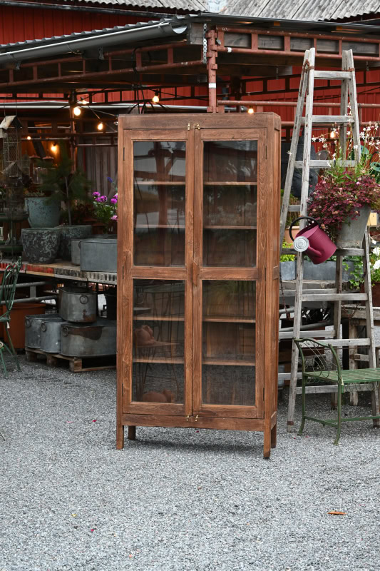 Vitrinskåp vintage
