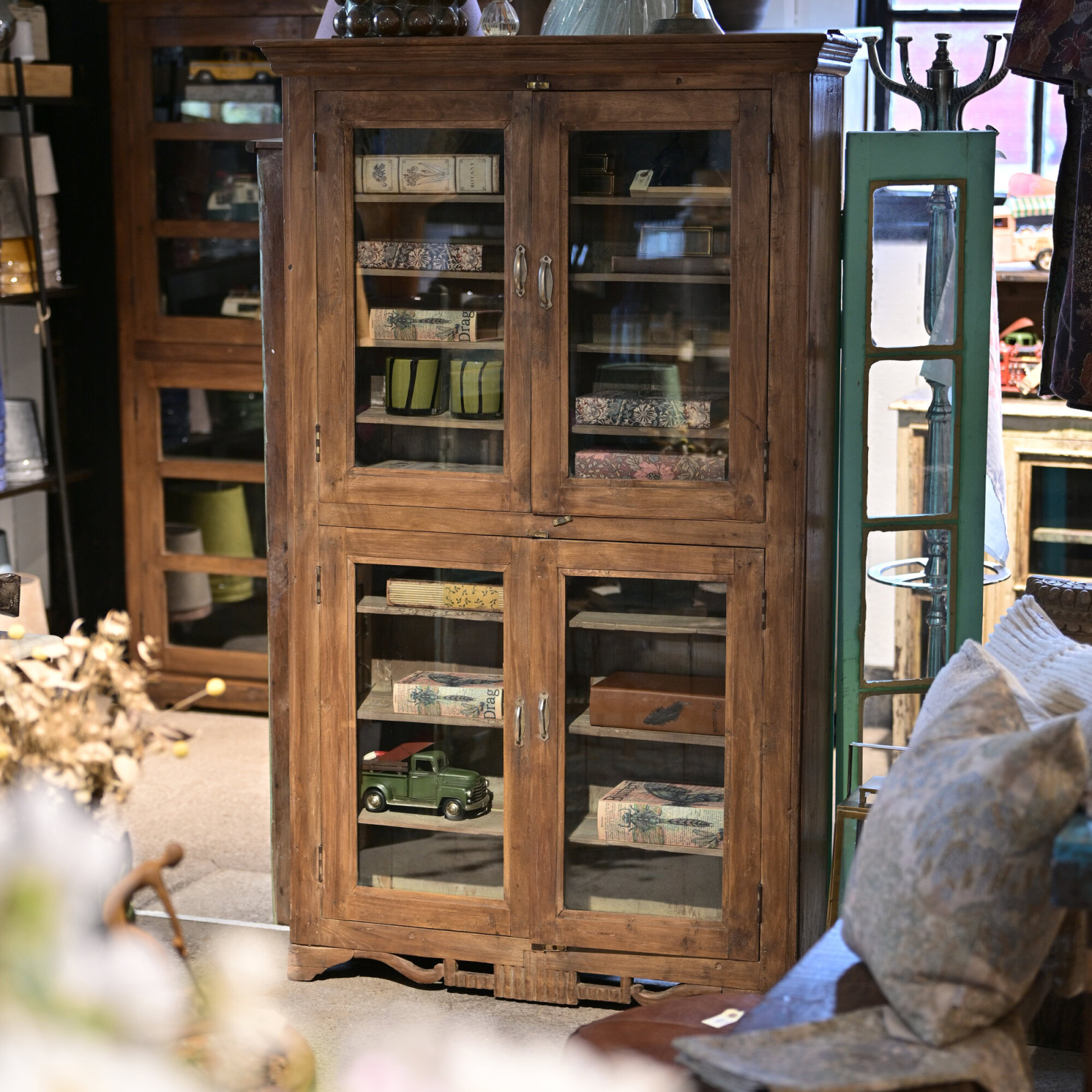 Vitrinskåp vintage