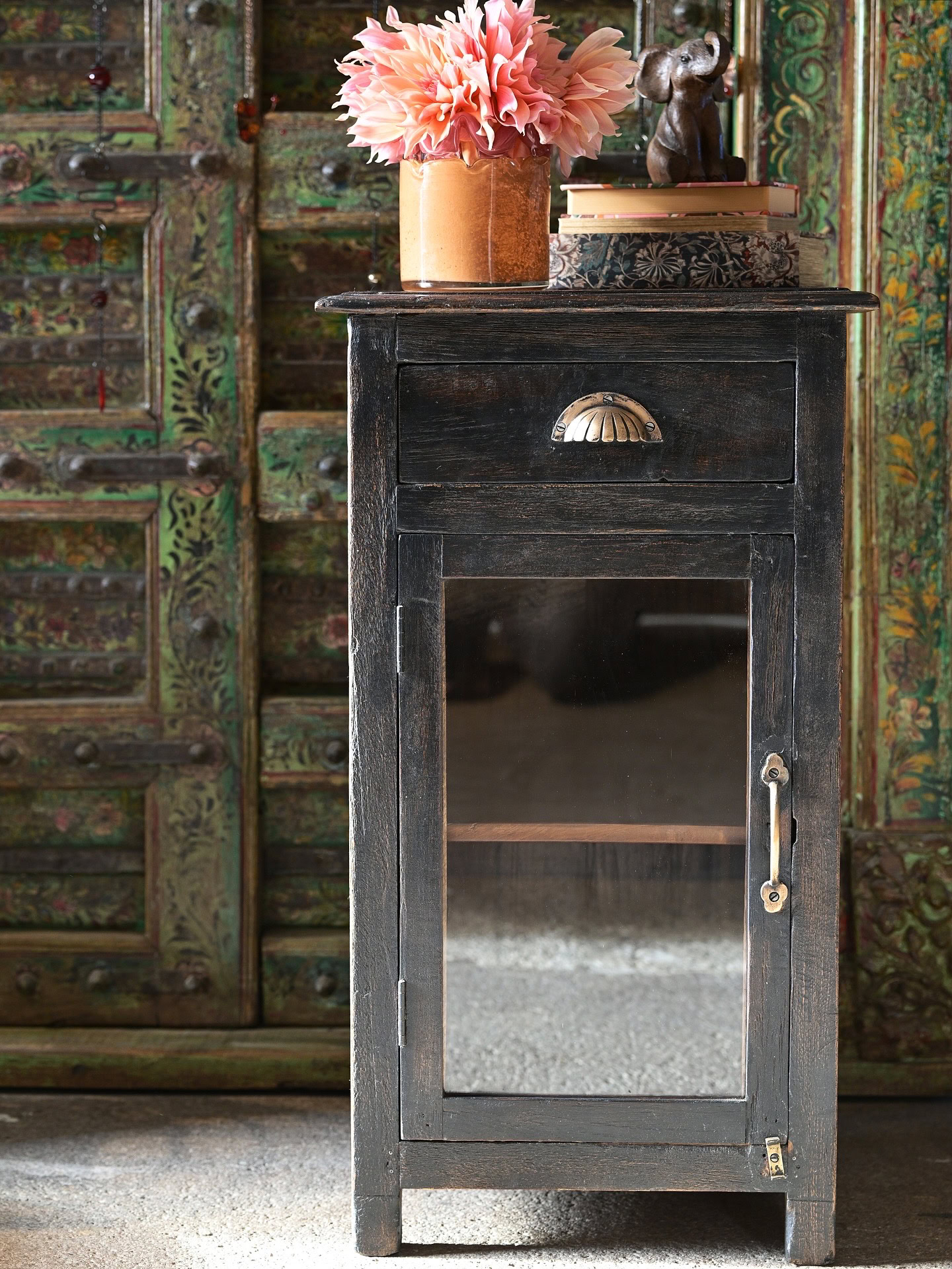 Litet skåp / sängbord vintage