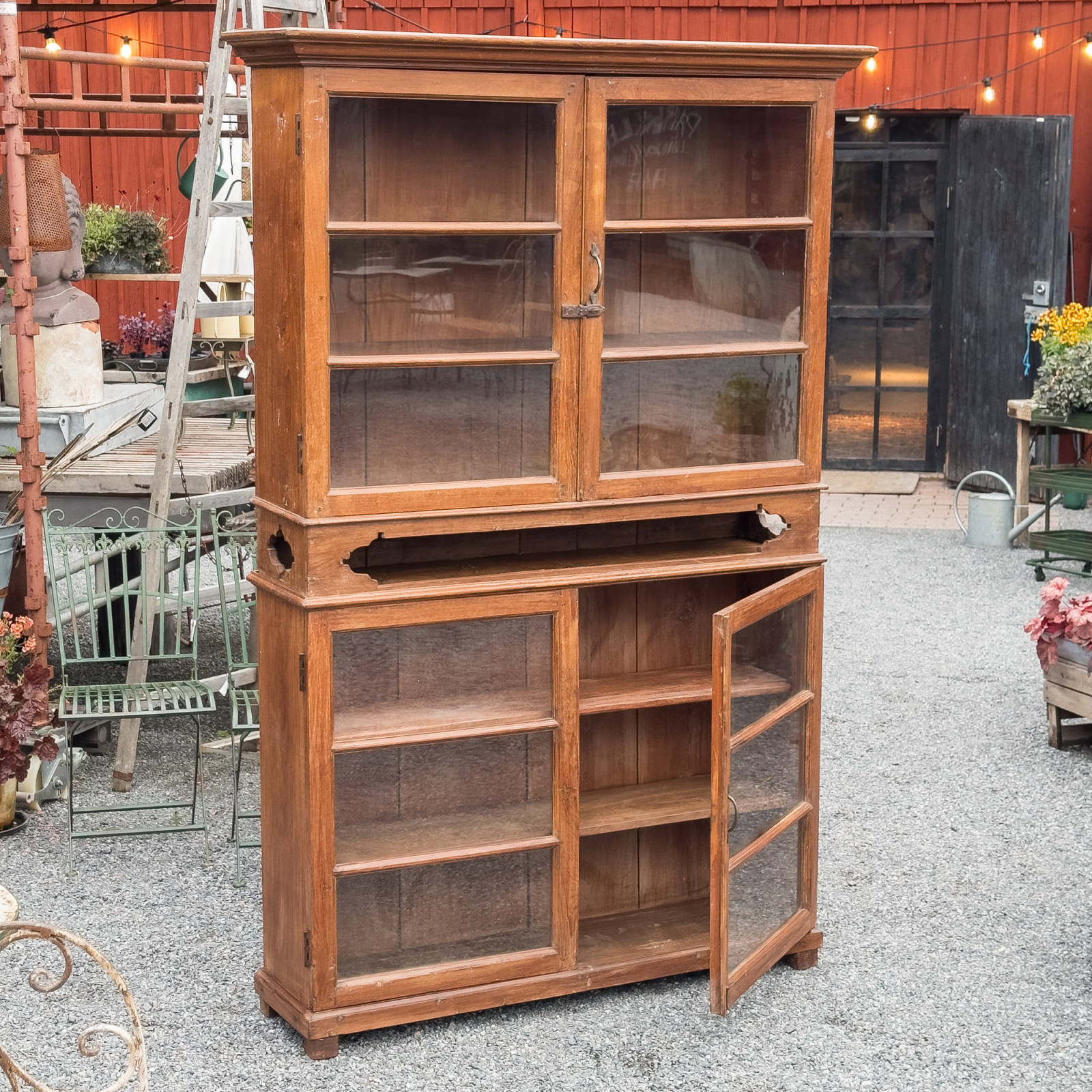 2-delat vitrinskåp / serveringsskåp vintage