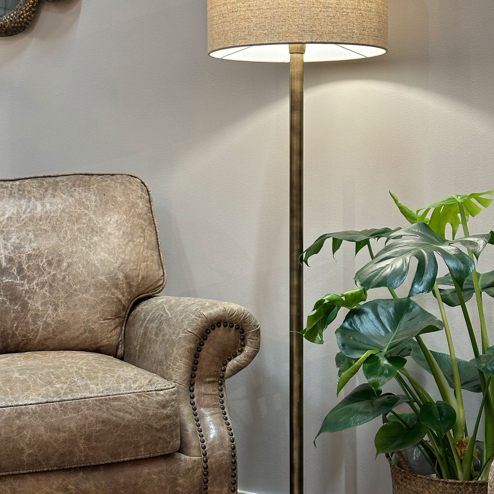 Golvlampa Margo Antik Mässing/Trä – bild 3
