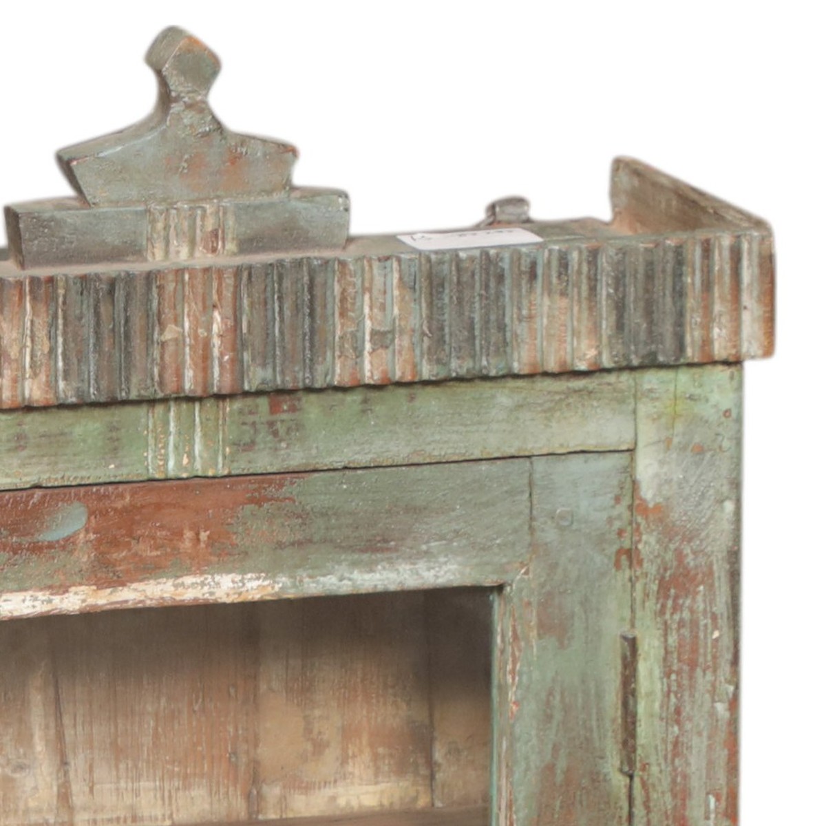 Detalj övre hörn – Väggvitrin / väggskåp vintage DZ-001642